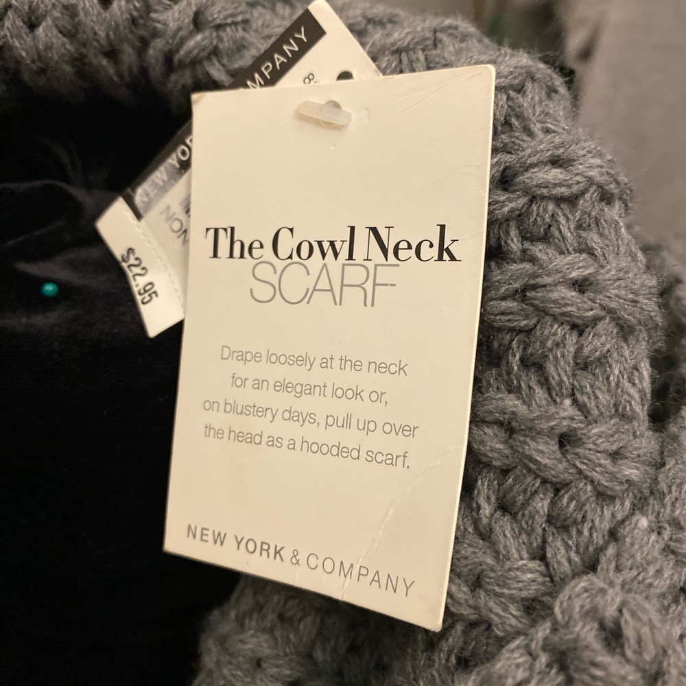 NWT New York & Company Cowl Neck Scarf Grey Knit - Picture 5 of 6